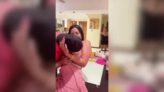 Sardarji Chusai Foreign Memsahab's Bade Chuchi In Dhaba