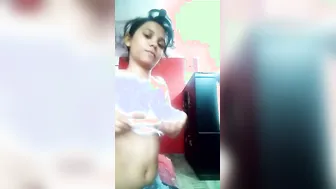 Cute Indian Randi Dropping Blouse For Milky Chuchi Show