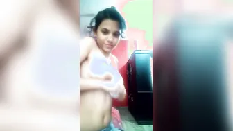 Cute Indian Randi Dropping Blouse For Milky Chuchi Show