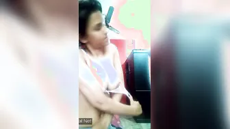 Cute Indian Randi Dropping Blouse For Milky Chuchi Show