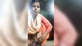 Hot Dehati Chut Dikhati Video In Village Veranda