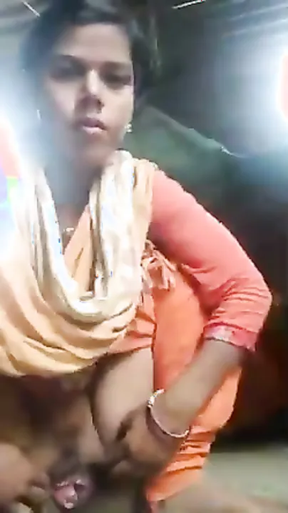 Hot Dehati Chut Dikhati Video In Village Veranda