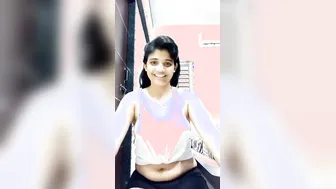 Lovely Indian Gf Lifting Top For Boob Show Mms Sensation