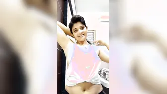 Lovely Indian Gf Lifting Top For Boob Show Mms Sensation