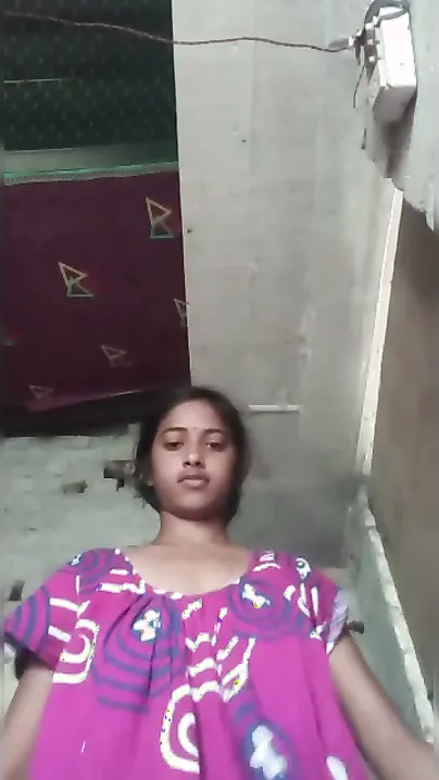Cute Indian Babe Flashing Juicy Boobs While Changing Salwar Kamar