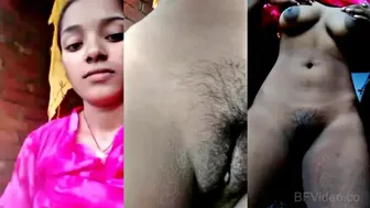 Innocent Gaon Ki Ladki Fuddi Phailke Dikhati Hai Closeup
