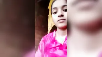 Innocent Gaon Ki Ladki Fuddi Phailke Dikhati Hai Closeup