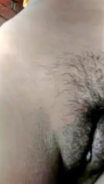 Innocent Gaon Ki Ladki Fuddi Phailke Dikhati Hai Closeup