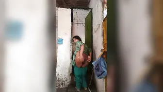 Village Girl Teasing Cam With Banana Like Sucking Desi Lund