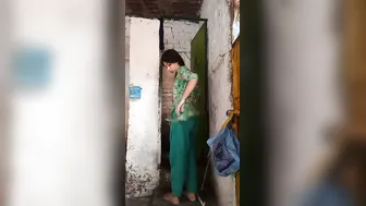 Village Girl Teasing Cam With Banana Like Sucking Desi Lund