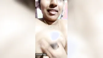 Horny Milf Milking Huge Boobs While Fingering Wet Chut