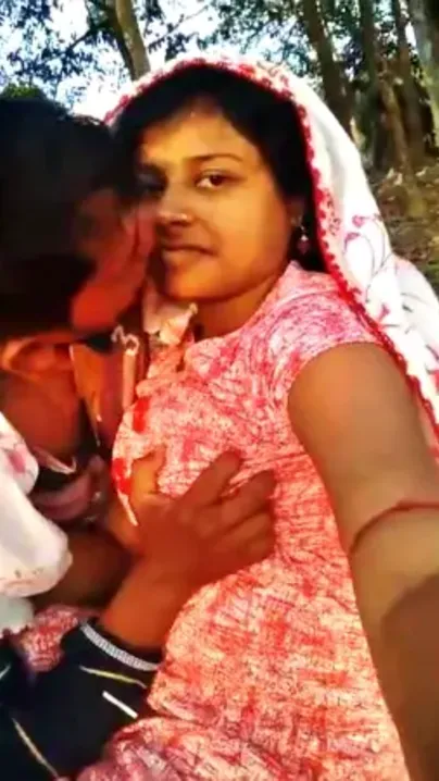 Desi Bade Boobs Dabao Outdoor Jungle Chudai Mms
