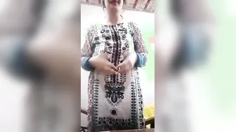 Pakistani Wifey Teasing Big Tits In Tight Salwar Kameez Cam Show