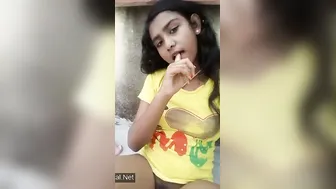 Cute Gf Fingering Dripping Chut Tasting Juice On Bed