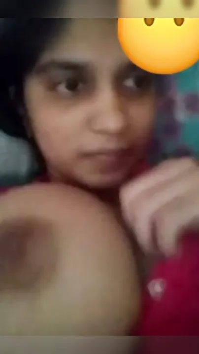 Horny Punjabi Babe Flashing Huge Melons On Whatsapp Video Call