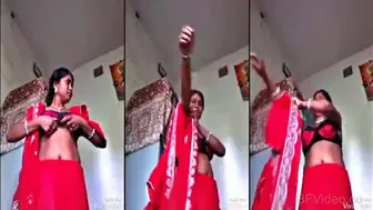 Bihari Bhabhi Lifting Pallu Flashing Boobs On Jio Cam Live