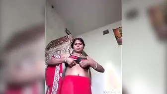 Bihari Bhabhi Lifting Pallu Flashing Boobs On Jio Cam Live
