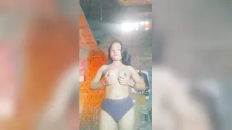 Dehati Teen Flashing Virgin Boobs And Pink Chut Closeup