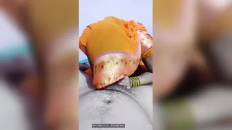 Cute Bhabhi Slurping Hubby's Laal Mota Dick Eagerly