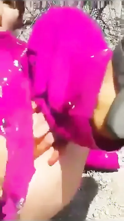 Pakistani Bhabhi Flashing Juicy Boobs In Khet Exposure