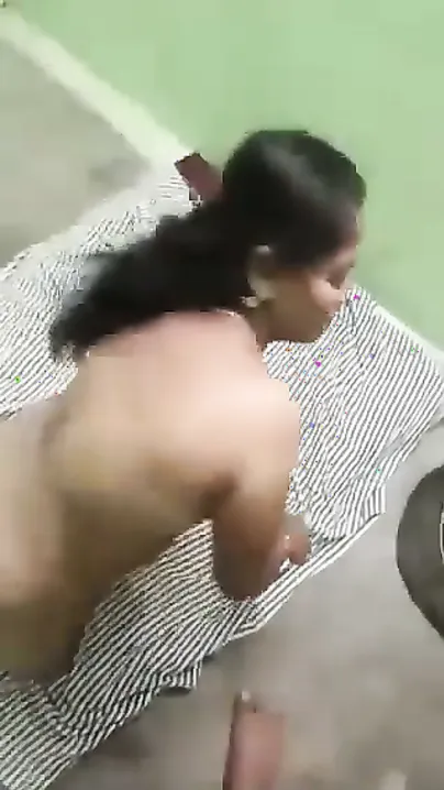 Neighbor Catches Bhabhi Cheating With Raw Pussy Pounding