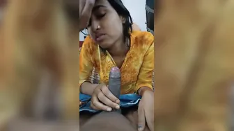 Desi Salesgirl Gulping Dick Deep In Dirty Shop Toilet Stall