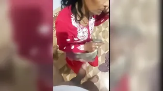 Desi Housemaid Sucking Owner's Lund Behind Kitchen Door