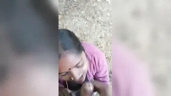 Desi Slut Kneeling Outdoors Sucking Cock Like Pro Whore