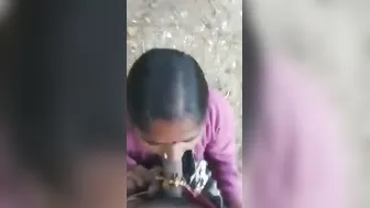 Desi Slut Kneeling Outdoors Sucking Cock Like Pro Whore