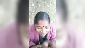 Desi Slut Kneeling Outdoors Sucking Cock Like Pro Whore