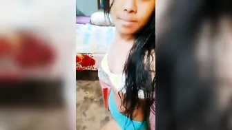 Guwahati Gf Filming Topless Jiggle For Bf's Dirty Chat