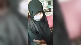 Hijabi Babe Bouncing On Lund In Studio Mirror Selfie Mms