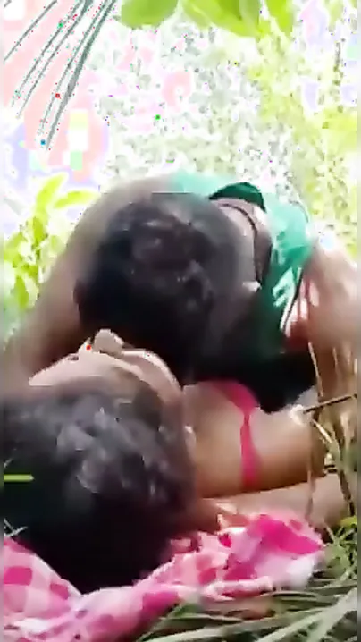 Bangladeshi Pair Grinding Hard In Steamy Outdoor Sex Tape