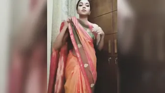 Beautiful Bengali Girl Stripping Saree Slow In Bedroom