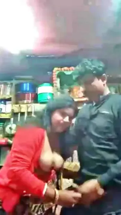 Cheating Patni Banging Dukaanwala In Shop Backroom Illicitly