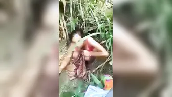 Dehati Babe Spreading Legs For Boyfriend's Outdoor Raw Fuck