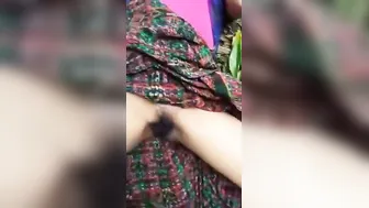 Bf Filming Gf's Jungle Bushy Choot Dripping Wet In Bedroom
