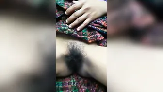 Bf Filming Gf's Jungle Bushy Choot Dripping Wet In Bedroom