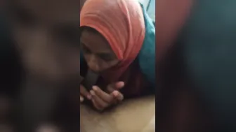 Bangla Maid Sucking Saheb's Motu Loda In Sari Kitchen Secretly