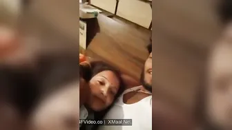 Hubby Captures Patni's Boobs And Choot Closeup On Phone Cam