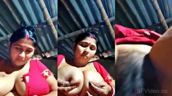 Bengali Patni's Massive Dudu Tankers Bouncing Out Of Blouse