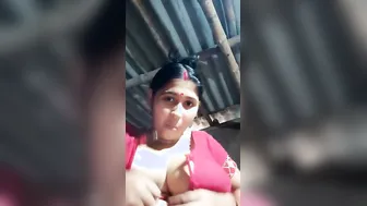 Bengali Patni's Massive Dudu Tankers Bouncing Out Of Blouse