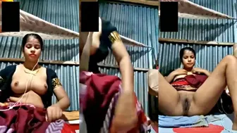 Cheating Bhabhi Fingering Choot With Baingan In Kitchen Alone