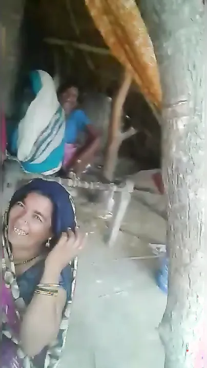 Mature Dehati Bhabhi Flashing Hairy Pussy And Ass