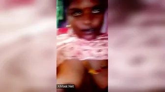 Mature South Bhabhi Jiggling Huge Boobs Mms Tease