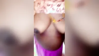 Mature South Bhabhi Jiggling Huge Boobs Mms Tease