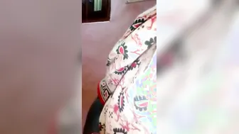 Mature South Bhabhi Jiggling Huge Boobs Mms Tease
