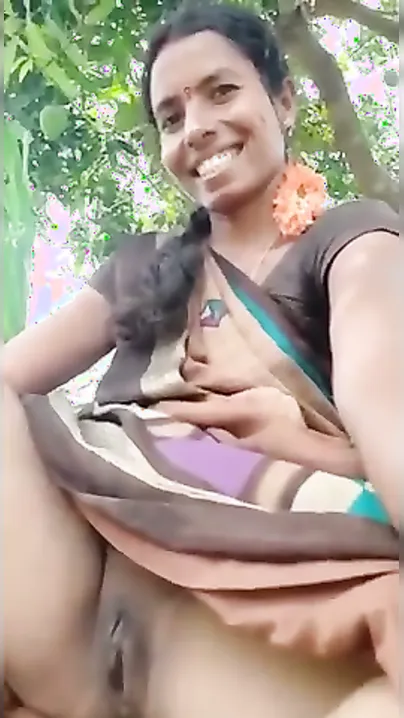 Telugu Wifey Baring Gaand Choot Outdoors By Paddy Fields