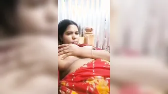 Unsatisfied Bangla Bhabhi Rubbing Choot On Cam With Saree Hike