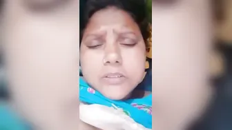 Busty Horny Wifey Fingering Chut While Begging For Lund Ride